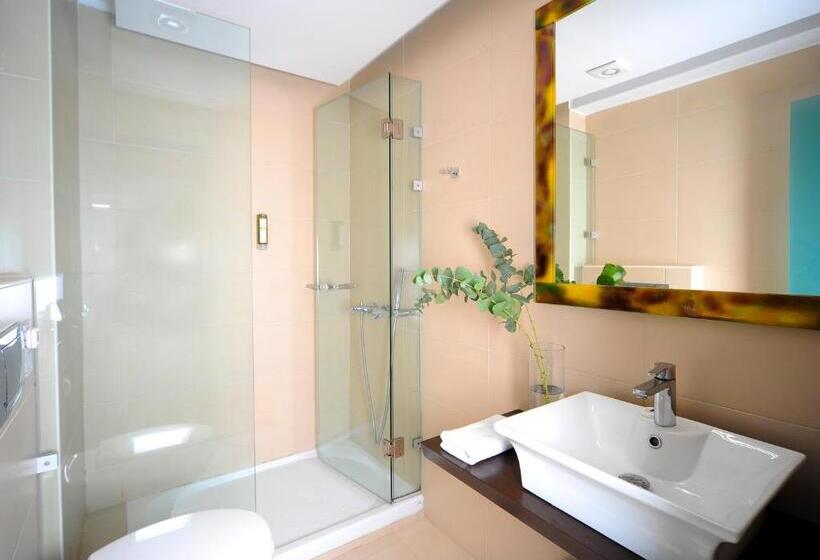 סוויטת ג'וניור נוף לים, Steris Elegant Beach Hotel & Apartments