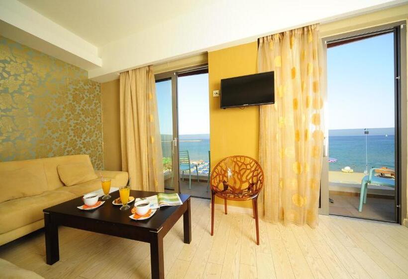 סוויטת ג'וניור נוף לים, Steris Elegant Beach Hotel & Apartments