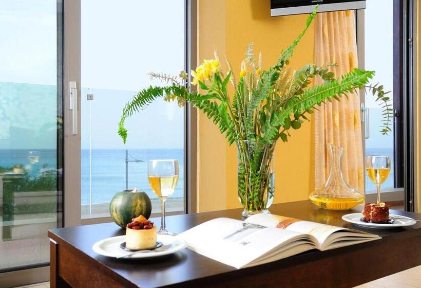 סוויטת ג'וניור נוף לים, Steris Elegant Beach Hotel & Apartments