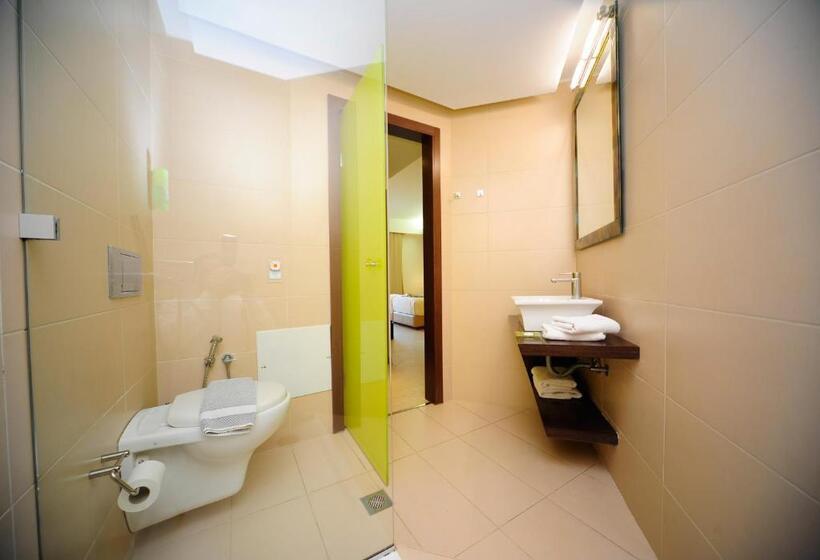 סטודיו אקזקיוטיב, Steris Elegant Beach Hotel & Apartments