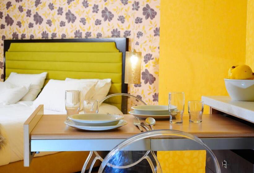 סטודיו אקזקיוטיב, Steris Elegant Beach Hotel & Apartments