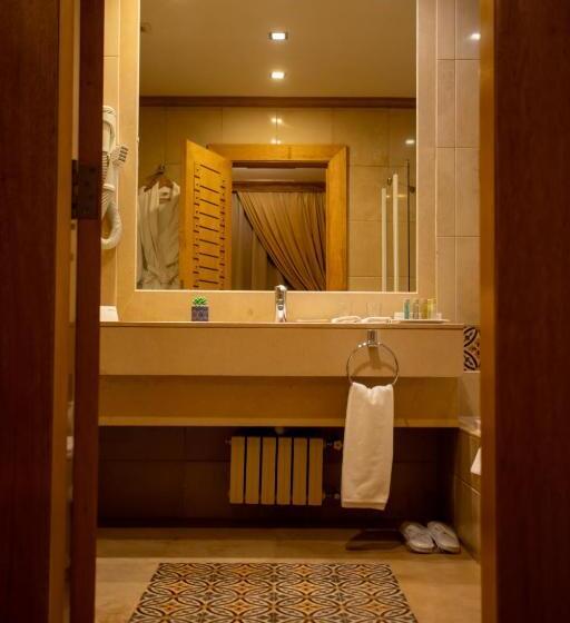 اتاق اجرایی, Terre Brune