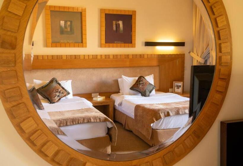 اتاق اجرایی, Terre Brune