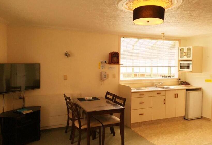 Люкс Комфорт, Rotorua Coachman Spa Motel