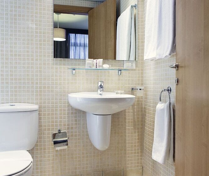 استودیوی استاندارد, Xpress By Smallville