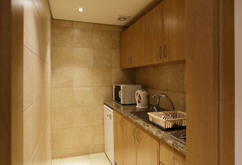 استودیوی استاندارد, Xpress By Smallville