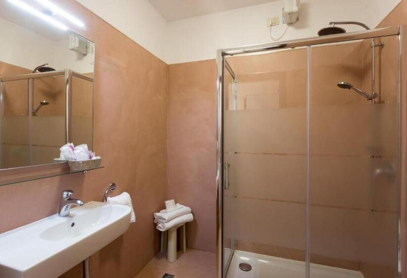 스탠다드 트리플 룸, Airmotel