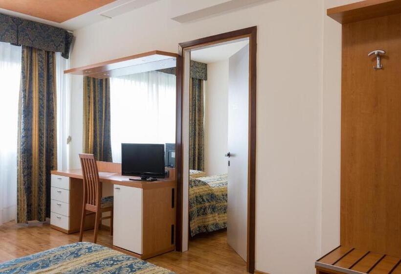Семейный Номер, Airmotel