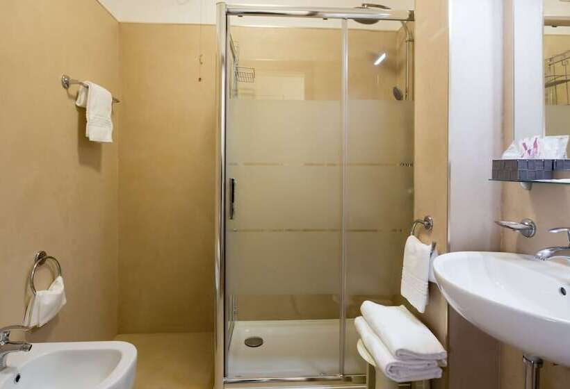 Четырехместный Номер Стандарт, Airmotel