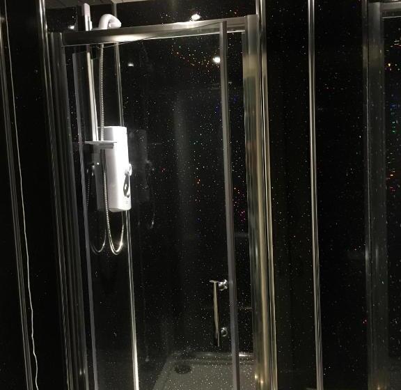 Family Room Mountain View, Chase The Wild Goose, By Fort William