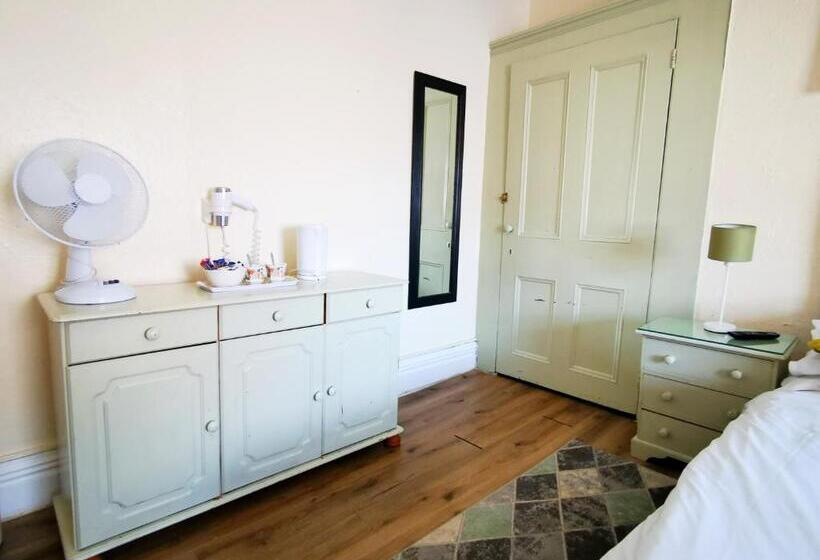 Номер Стандарт, Kipps Brighton