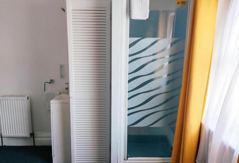 Номер Стандарт, Kipps Brighton