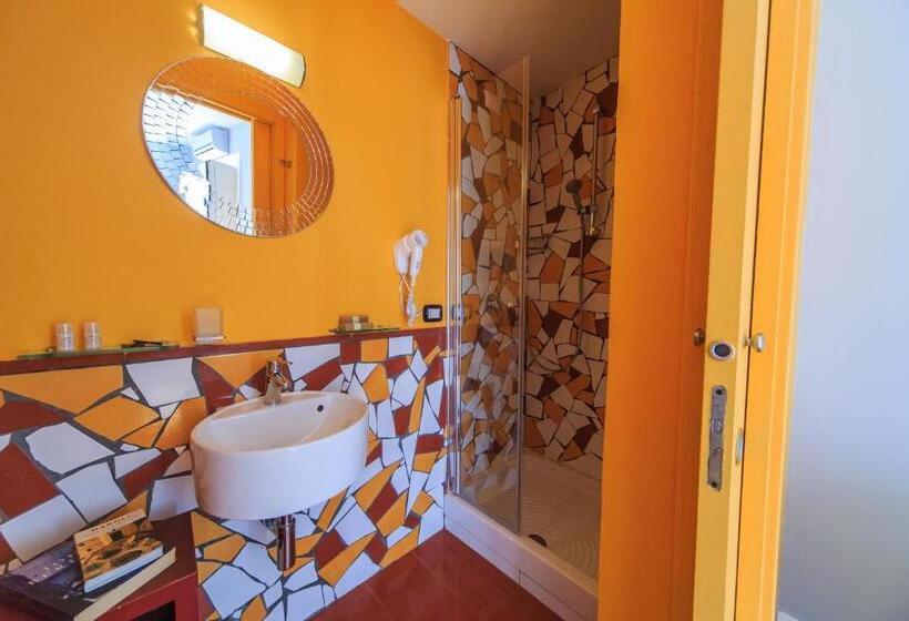 سوییت سوپریور, Spaccanapoli Comfort Suites