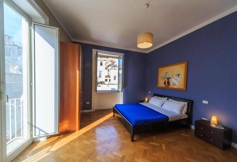 سوییت سوپریور, Spaccanapoli Comfort Suites