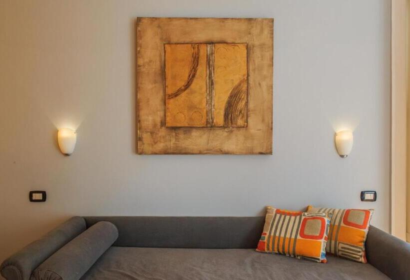 سوییت سوپریور, Spaccanapoli Comfort Suites