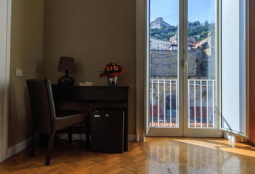 سوییت سوپریور, Spaccanapoli Comfort Suites