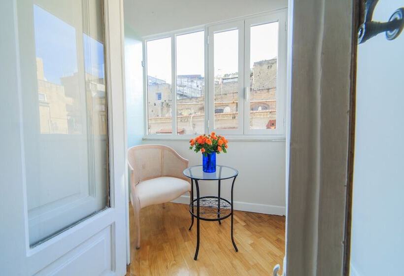 سوییت, Spaccanapoli Comfort Suites