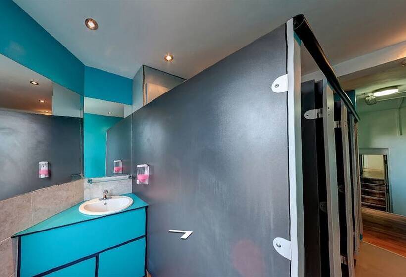 ルームシェアのワンベッド, Book A Bed Hostels