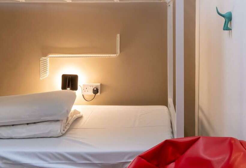 ルームシェアのワンベッド, Book A Bed Hostels