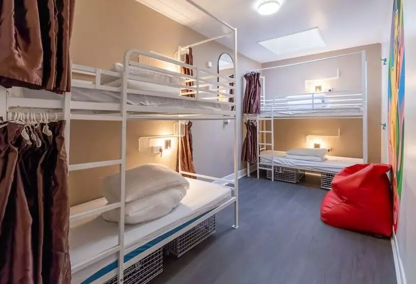 ルームシェアのワンベッド, Book A Bed Hostels