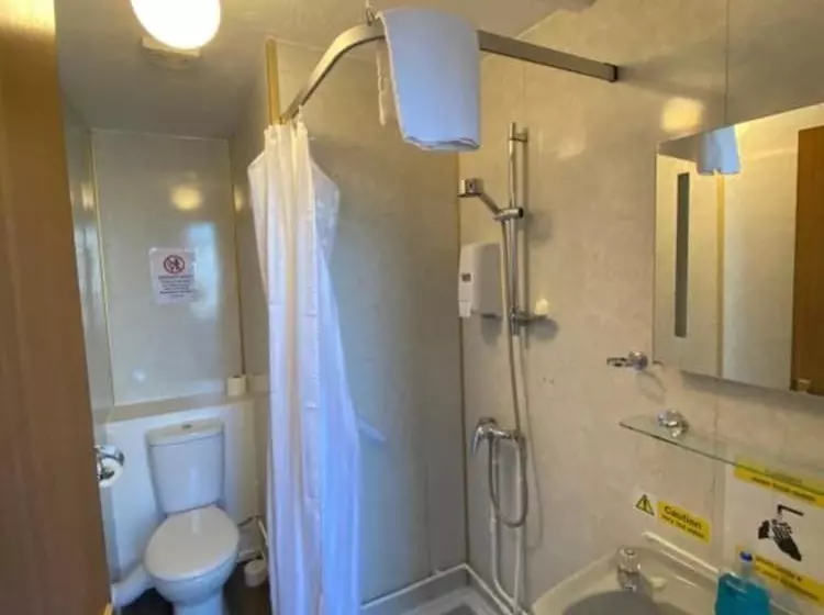 اتاق استاندارد یک نفره, Carlton Court Hotel Eastbourne