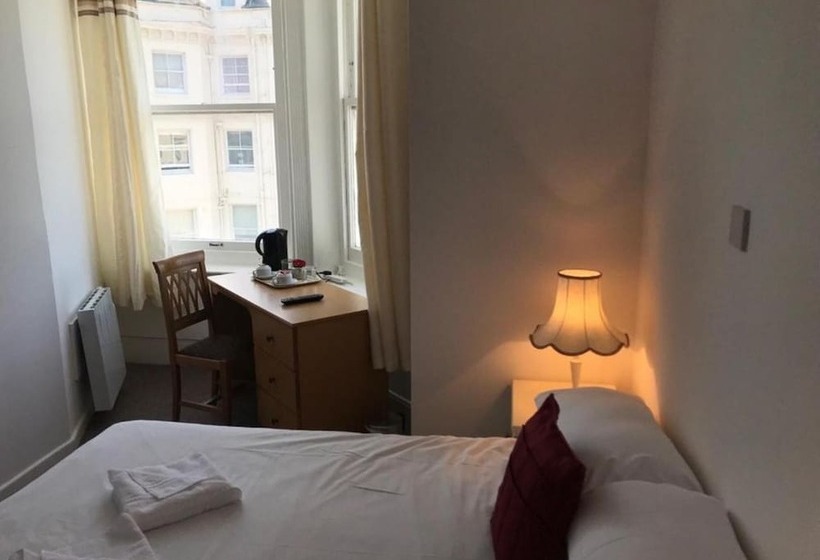 Номер Стандарт Трехместный, Carlton Court Hotel Eastbourne