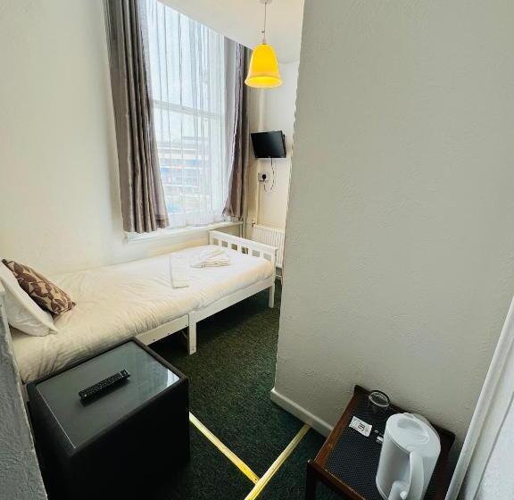 חדר סטנדרט יחיד, Carlton Court Hotel Eastbourne