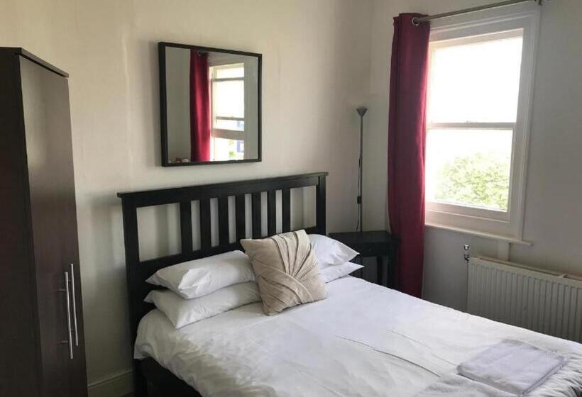 חדר סטנדרט, Carlton Court Hotel Eastbourne