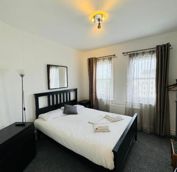Номер Стандарт, Carlton Court Hotel Eastbourne