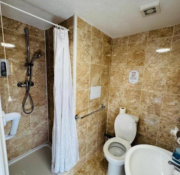 חדר סטנדרט לשלושה, Carlton Court Hotel Eastbourne