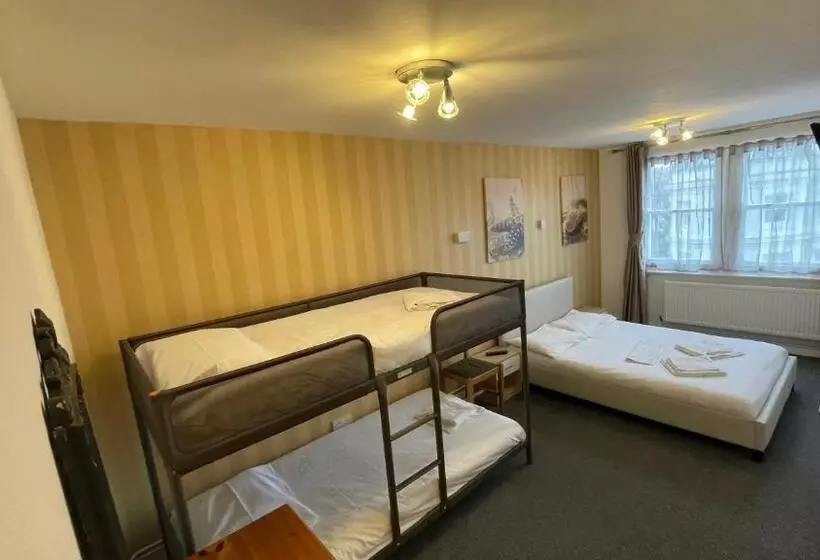 اتاق استاندارد سه نفره, Carlton Court Hotel Eastbourne