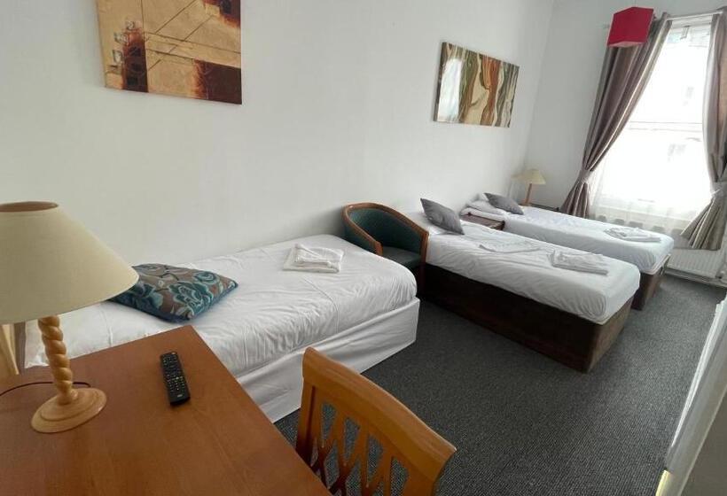 Номер Стандарт Трехместный, Carlton Court Hotel Eastbourne