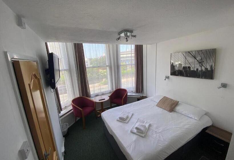 חדר דחוקס עם מיטת קינג, Carlton Court Hotel Eastbourne