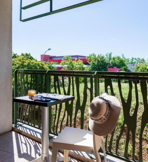 إستوديو قياسى سرير مزدوج, Cerise Valence