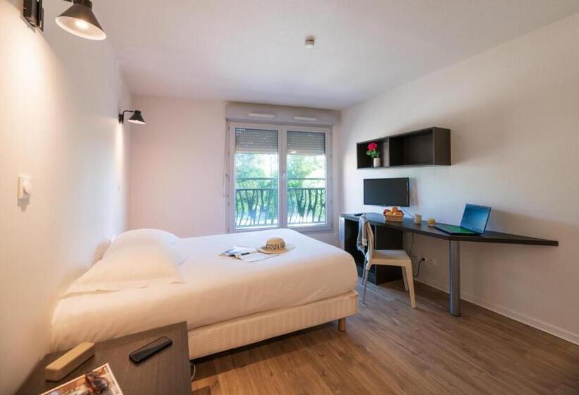 شقة غرفة واحدة, Cerise Valence