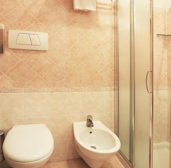 חדר סטנדרט יחיד, Cris