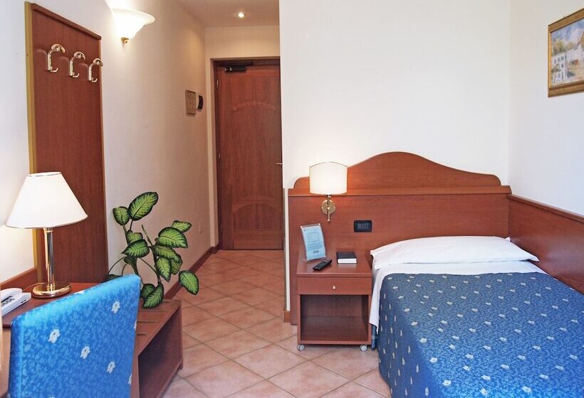 חדר סטנדרט יחיד, Cris