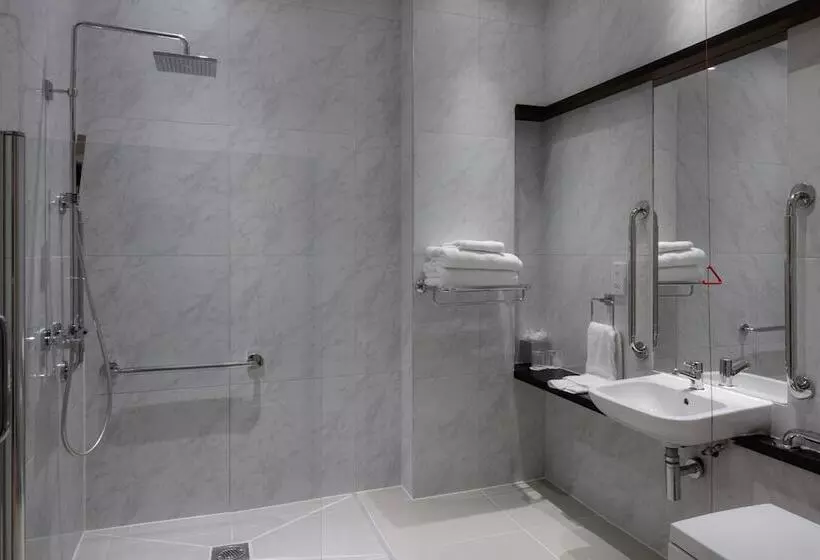 身障者適用スタンダードルーム, Doubletree By Hilton London Greenwich