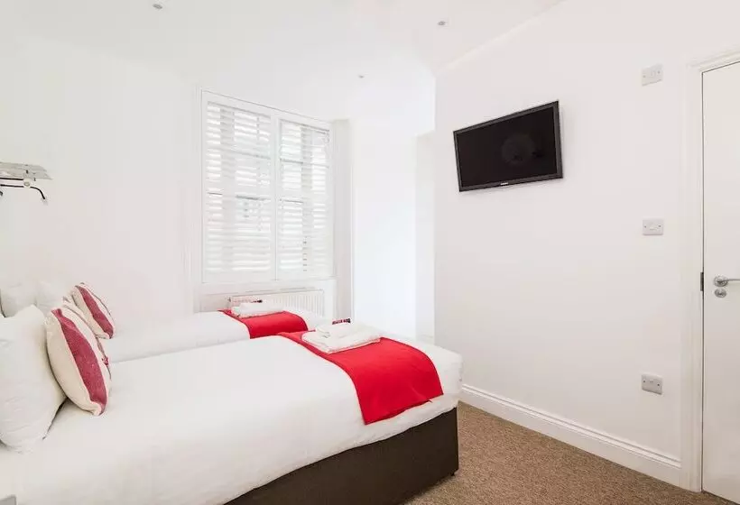 اتاق استاندارد یک تخته با سرویس بهداشتی مشترک, Hamptons Brighton