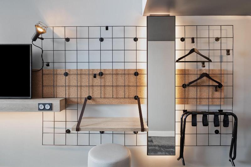 غرفة قياسية, Moxy Amiens