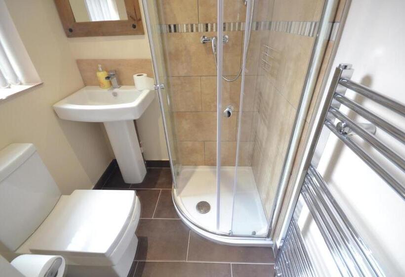 Апартаменты 1 Спальня, Premier Lodge Central