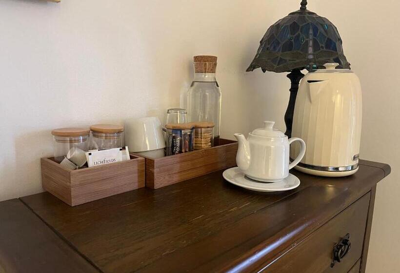 Standard Room, The Walrus Bar And Hostel