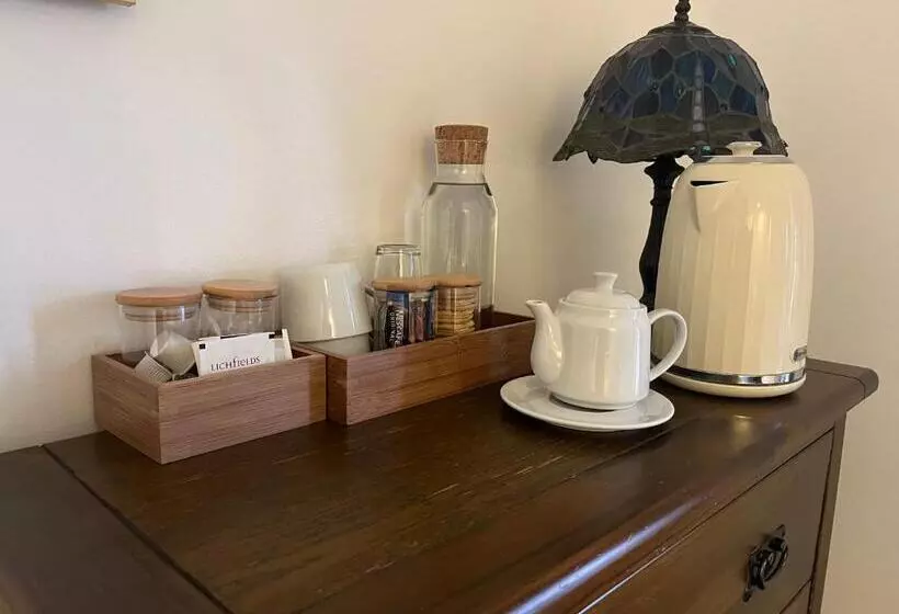 Standard Room, The Walrus Bar And Hostel