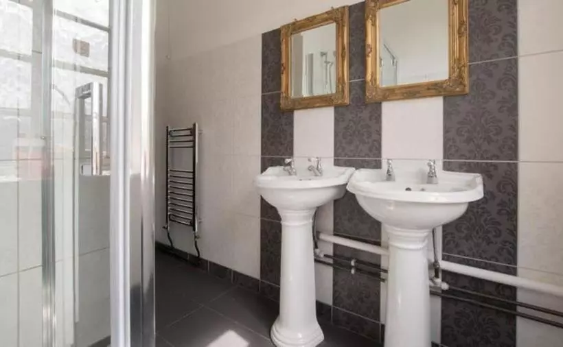 Standard Room, The Walrus Bar And Hostel