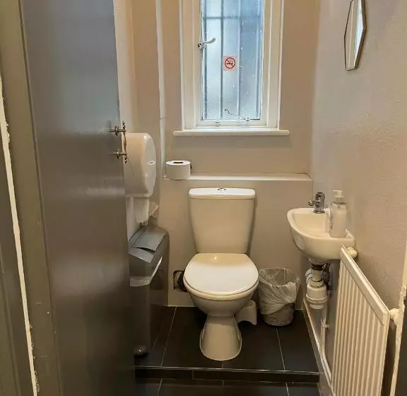 Standard Room, The Walrus Bar And Hostel