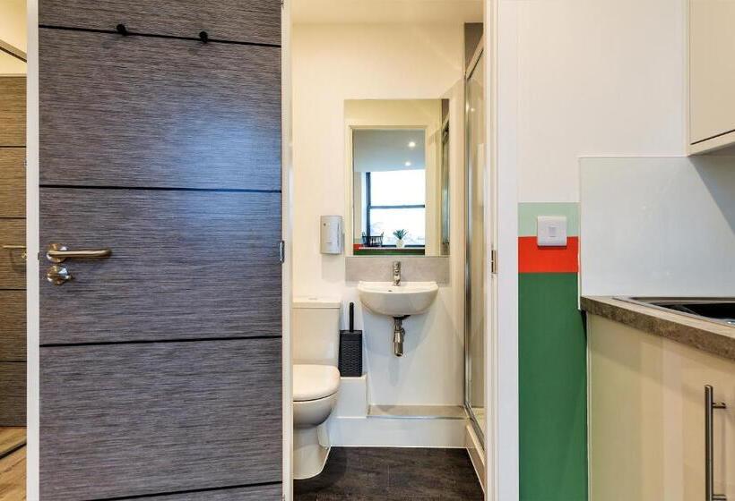 스탠다드 스튜디오, Your Apartment I Clifton Village