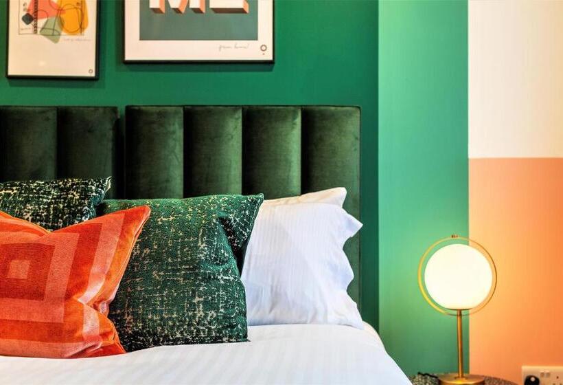 스탠다드 스튜디오 킹침대, Your Apartment I Clifton Village