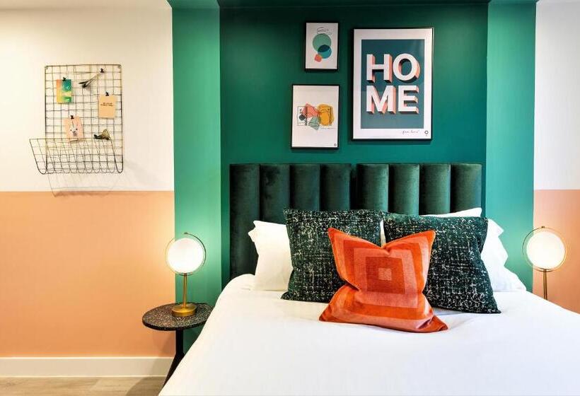 스탠다드 스튜디오 킹침대, Your Apartment I Clifton Village