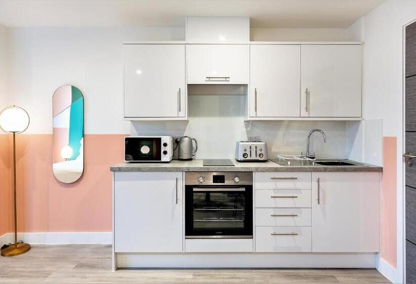 استودیو استاندارد با تخت کینگ, Your Apartment I Clifton Village