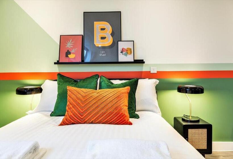 스탠다드 스튜디오, Your Apartment I Clifton Village